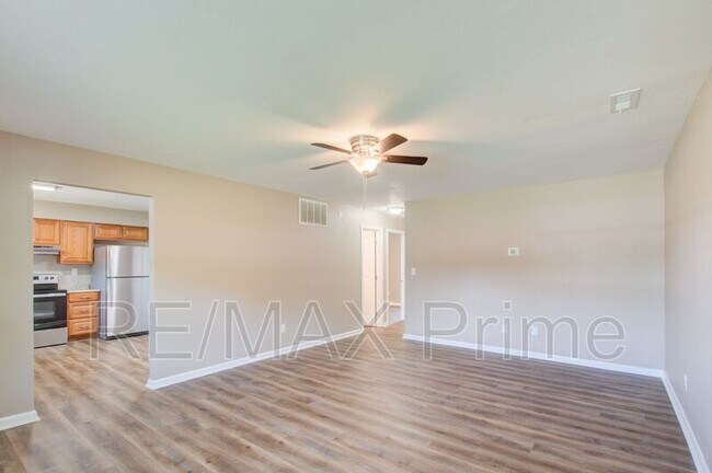 Building Photo - 4601 Hardy Dr