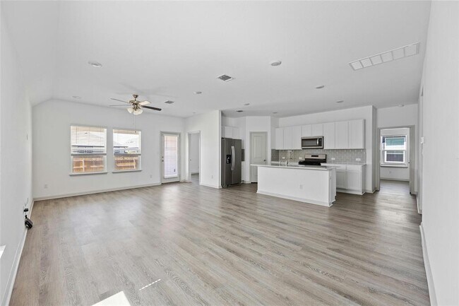 Building Photo - 212 Sweetwater Crk Ln