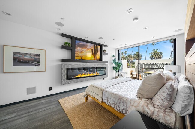 Building Photo - 838 California Ave