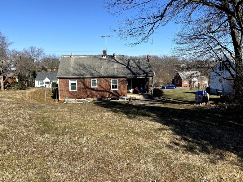 Back yard - 1407 Fort Manor Dr