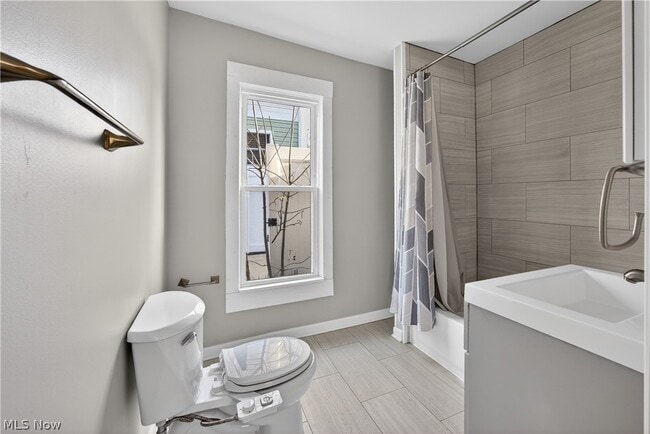 Building Photo - 1566 Winchester Ave