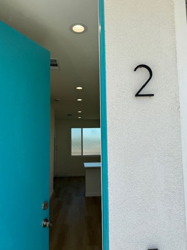 Building Photo - 6170 Briercrest Ave