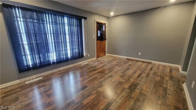 Building Photo - 3896 W 117th St