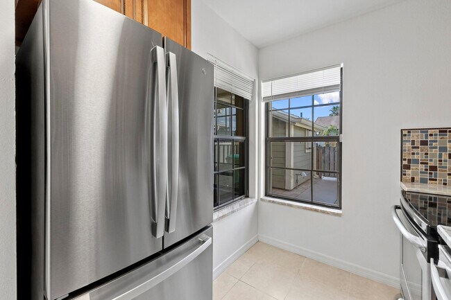 Building Photo - 1431 SE Berwick Ct