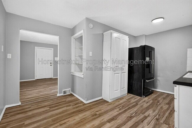 Building Photo - 7534 Blanding Dr