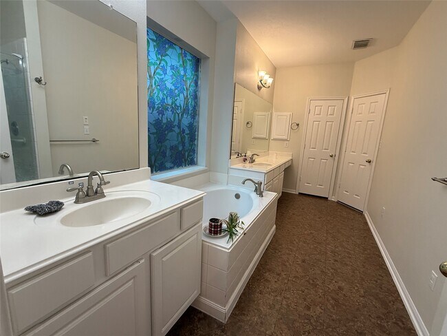 Building Photo - 12919 Deer Cove Ln