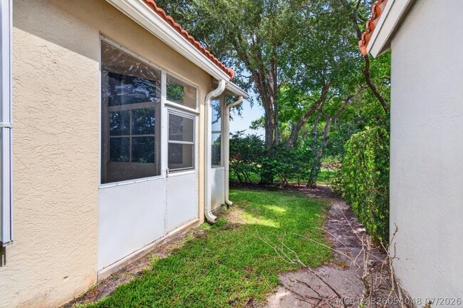 Building Photo - 5225 Brookview Dr