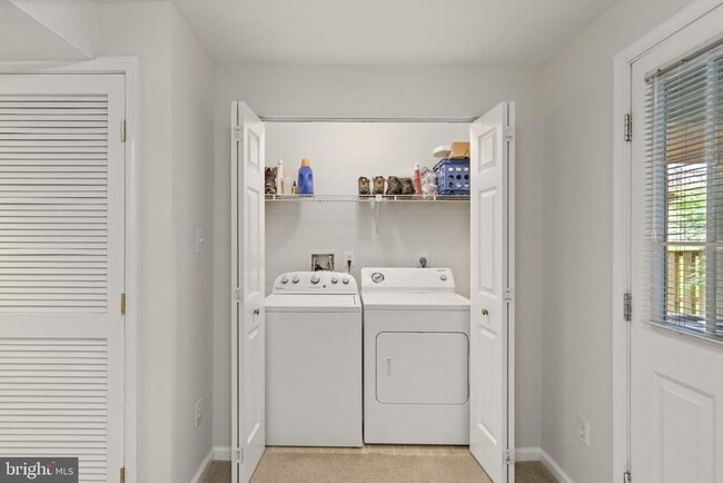 Building Photo - 6505 Parish Glebe Ln
