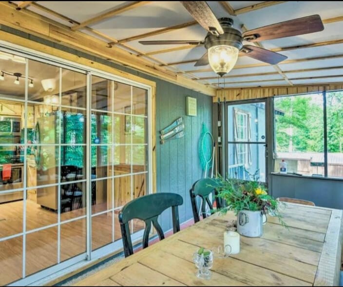 Building Photo - 290 S Port Bass Dr