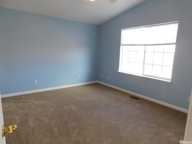 Building Photo - 817 Woodhaven Dr
