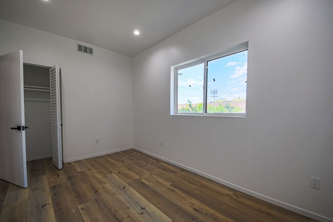 Building Photo - 121 S Coronado St
