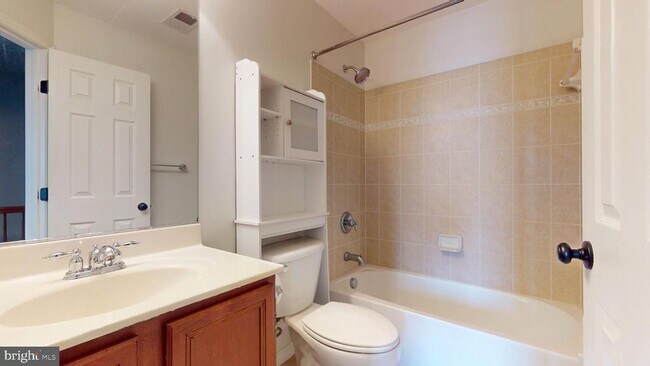Building Photo - 502 Legrace Terrace NE
