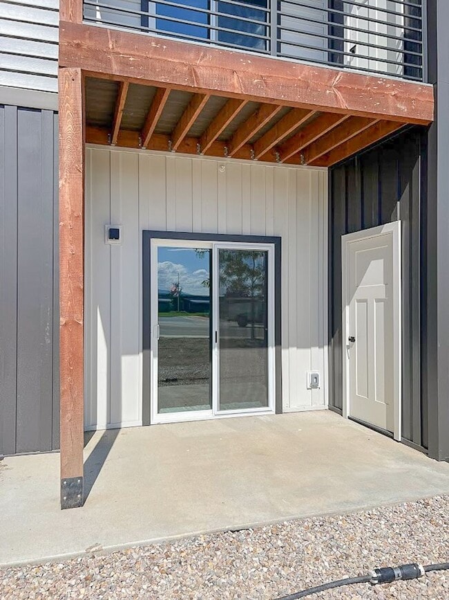 Building Photo - 2 bed/ 1.5 bath in Brand New Soldier Ridge Complex!