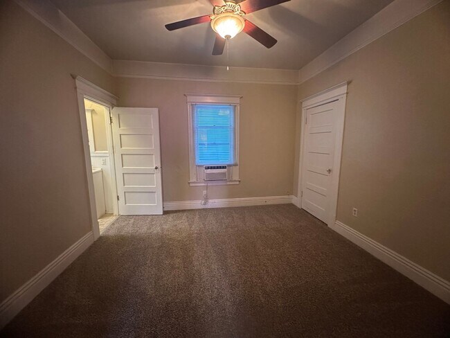 Building Photo - 1302001/45