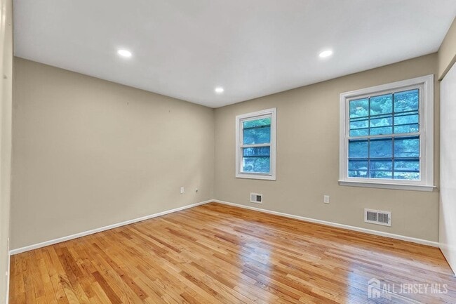 Building Photo - 5 Pelmont Pl