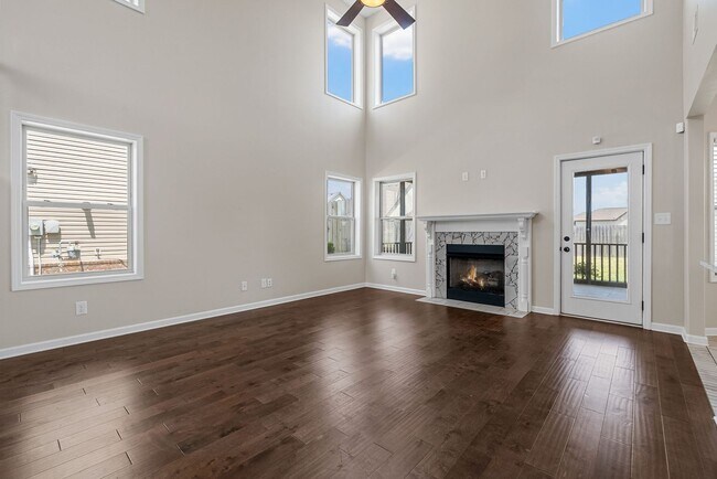 Building Photo - Pet Friendly Four Bedroom!