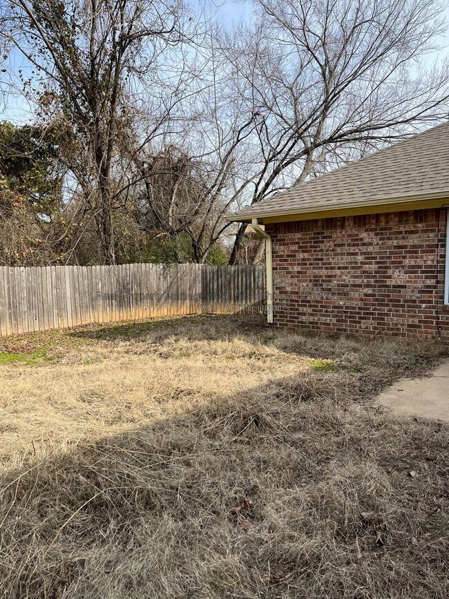 Building Photo - 3509 Price Cir