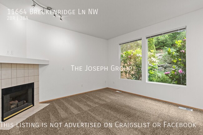 Building Photo - Centrally located 2 bed/2.5 bath in Silver...