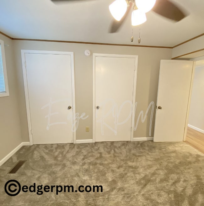 Building Photo - 211 1/2 Angie Dr