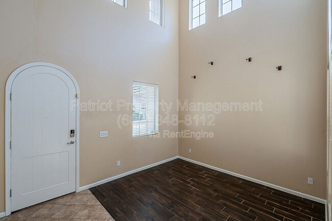 Building Photo - 2078 E Flint St