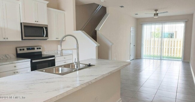 Building Photo - 98 Red House Cir