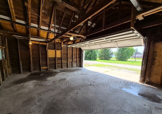 Building Photo - 137 Hope Ave