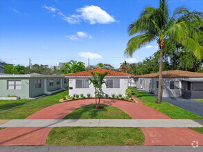 Building Photo - 1633 Dewey Street Apt #1, Hollywood, FL 33...