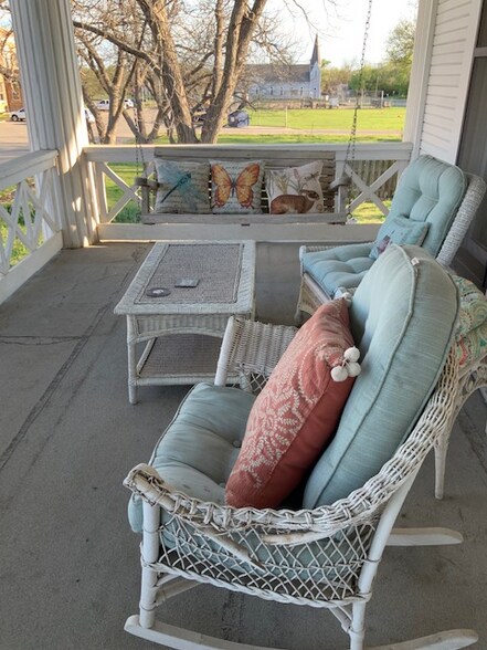 Building Photo - 819 Hackberry St