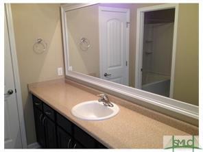 Building Photo - 5 bed 3 bath Home with a Fenced Yard and Hot Tub