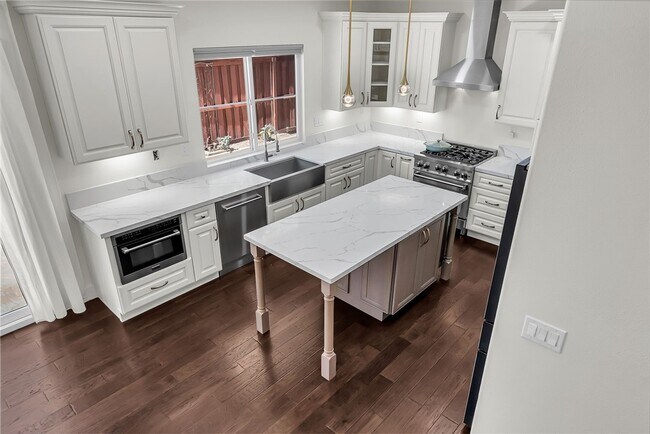 Building Photo - 4028 Landau Ct