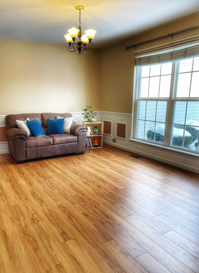 Building Photo - 16 Sea Pines Ct