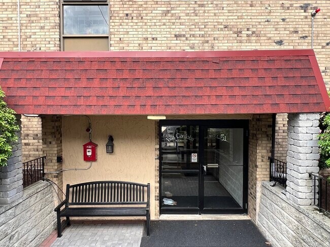Building Photo - 43-51-51 Albion St