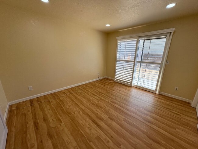 Building Photo - 2 WEEKS FREE RENT November Special Comfort...