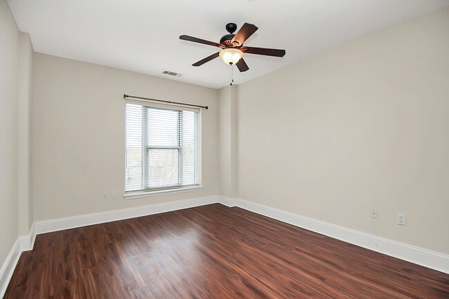 Building Photo - 400 N Church St