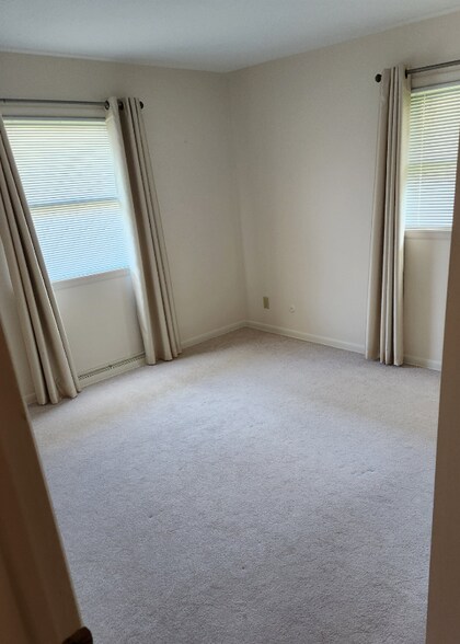 Building Photo - 5354 Woodfield Ave