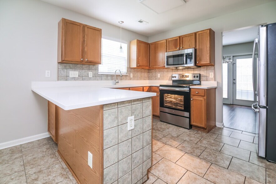 Building Photo - 1513 Clover Ridge Ct