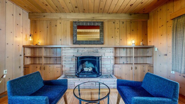 Building Photo - 4560 Sullivan Ct