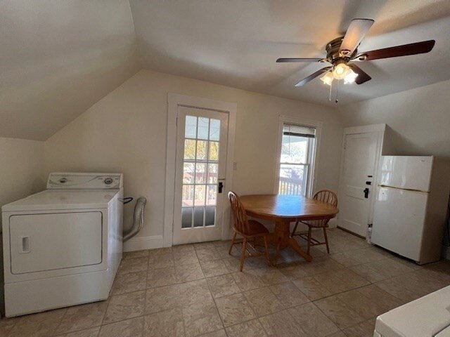 Building Photo - 1475 Centre St