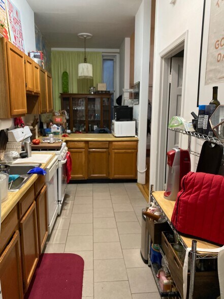 Kitchen - 1450 N Cleveland Ave