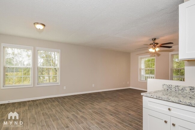 Building Photo - 56 Boone Dr