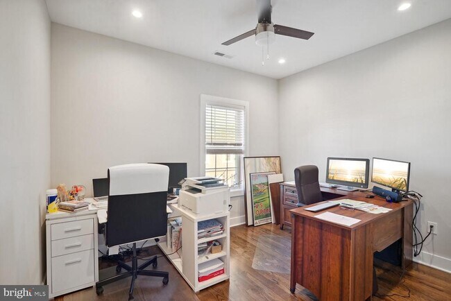 Building Photo - 1555 Rivertown Pl