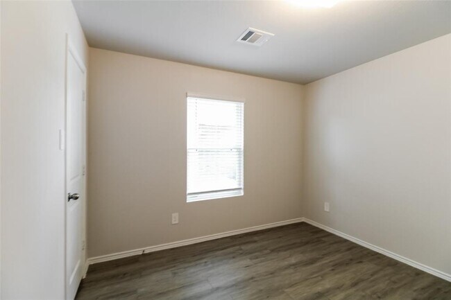 Building Photo - 13516 Stonecat Dr