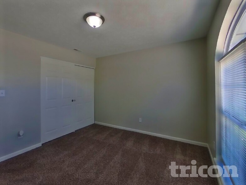 Building Photo - 1833 Murdoch Dr