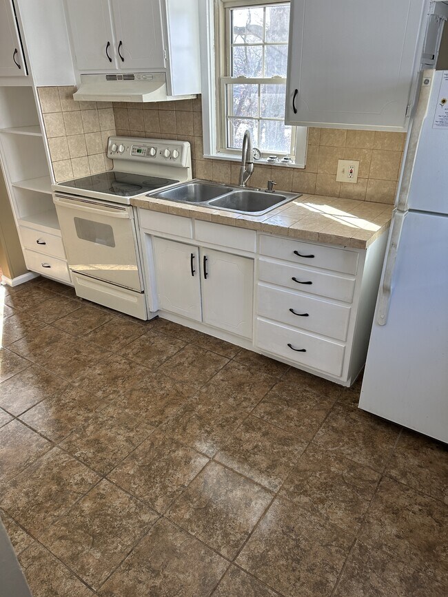 Building Photo - 2500 N 49th St