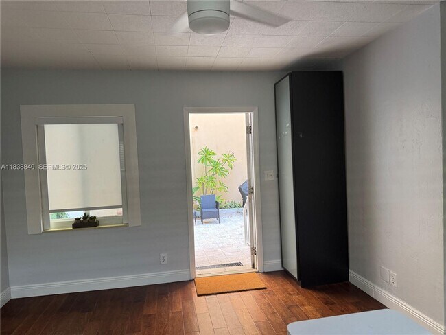 Building Photo - 323 New Mexico St