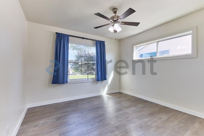 Building Photo - 1410 Central Ave