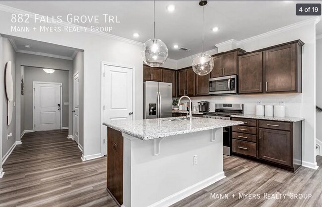 Building Photo - 882 Falls Grove Trl