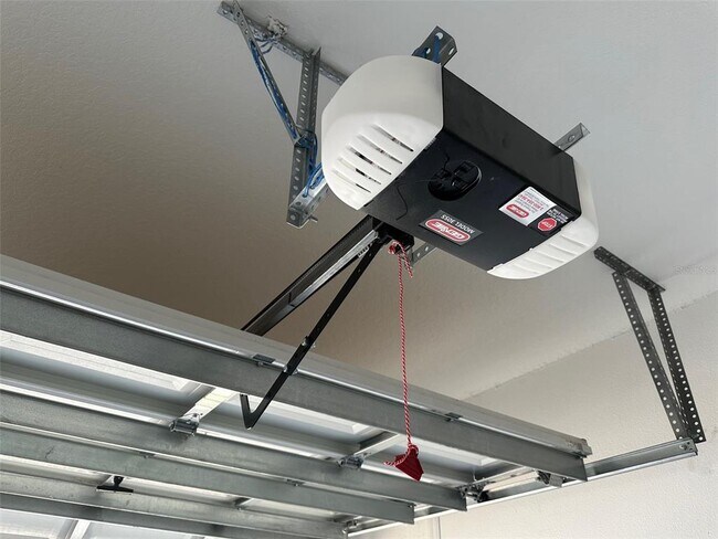 Building Photo - 11801 Castine St