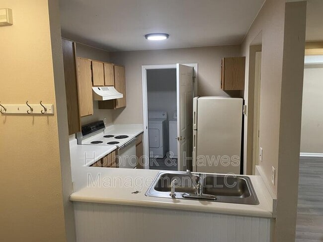 Building Photo - 4531 Boardwalk Dr