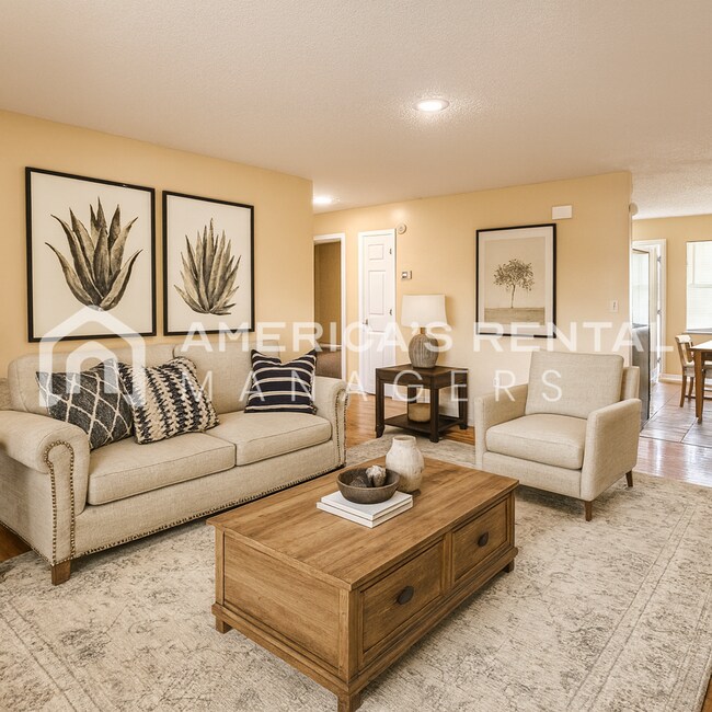 Building Photo - Modern 3BR/2BA – Easy Commute to Downtown!